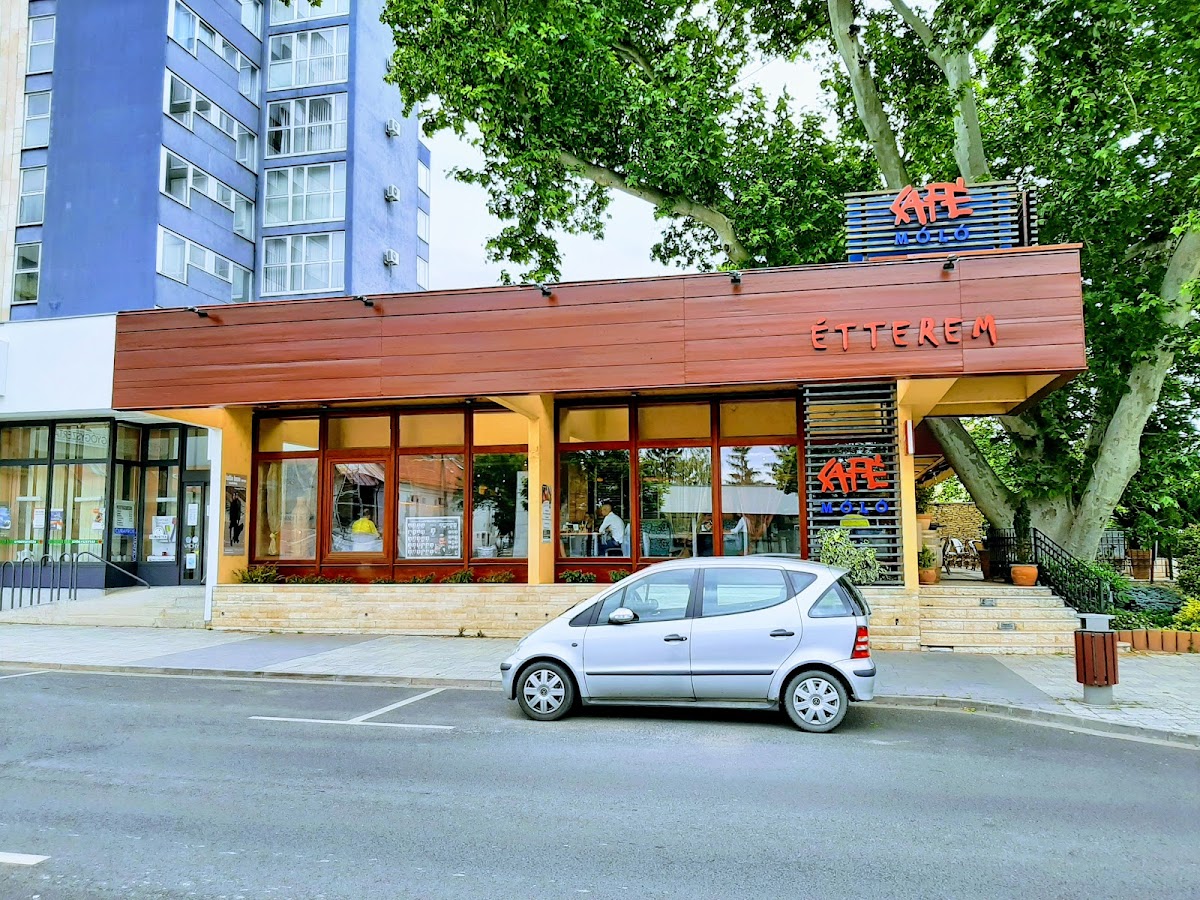 Móló Café & Restaurant